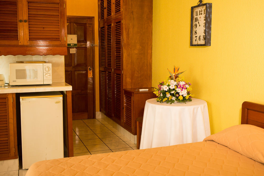 Hotel Mansion Teodolinda Managua Esterno foto
