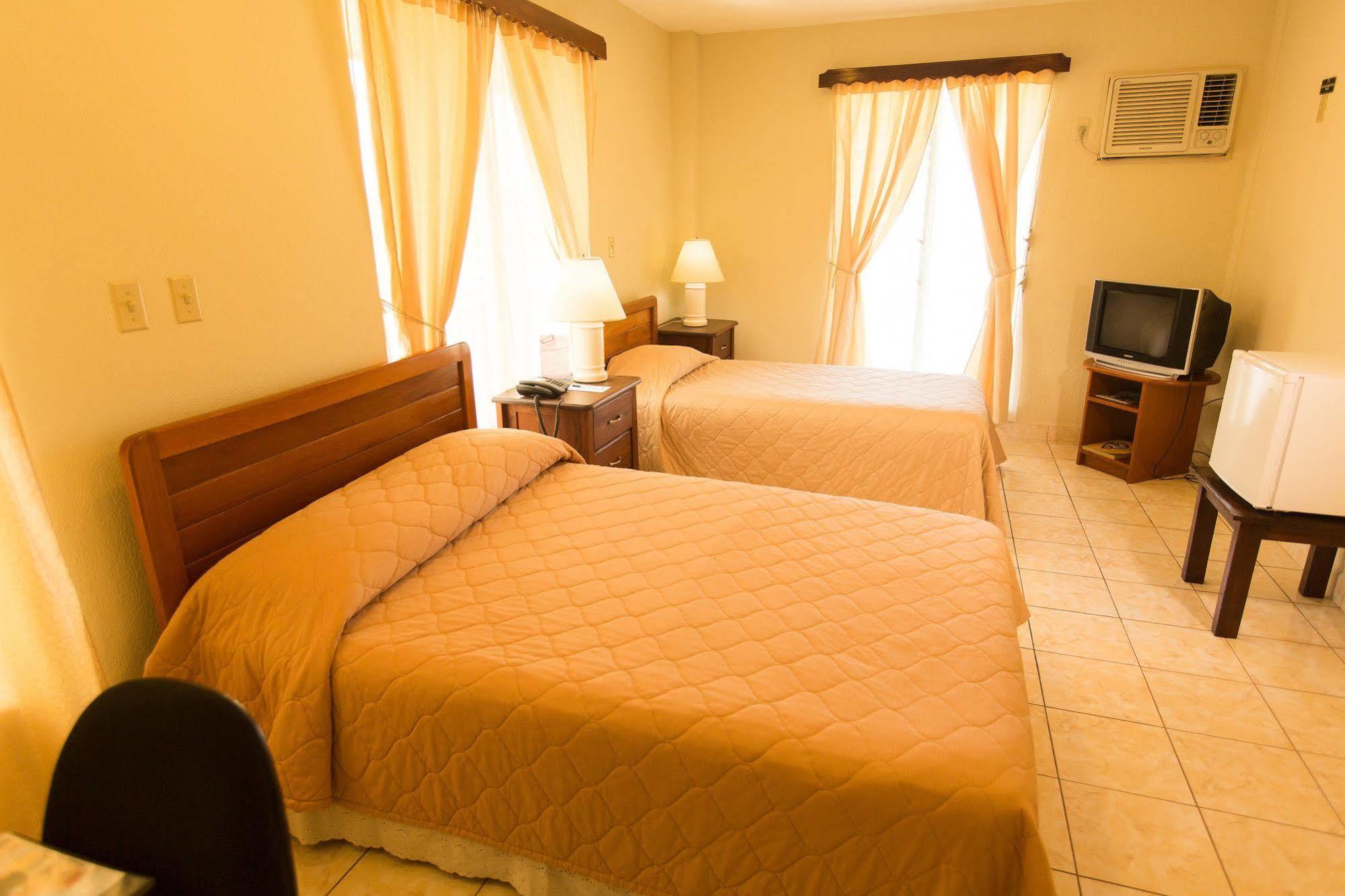 Hotel Mansion Teodolinda Managua Esterno foto