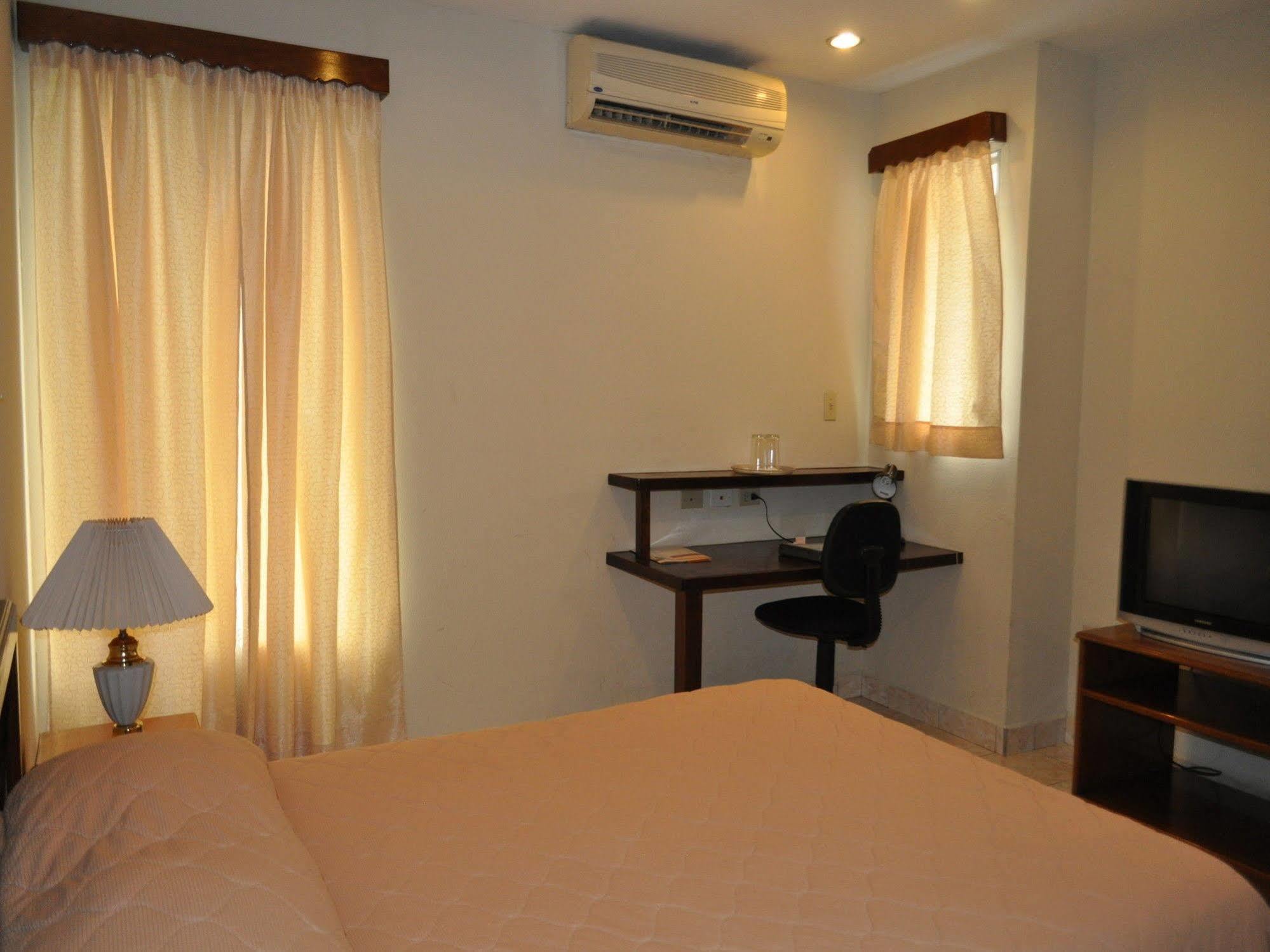 Hotel Mansion Teodolinda Managua Esterno foto