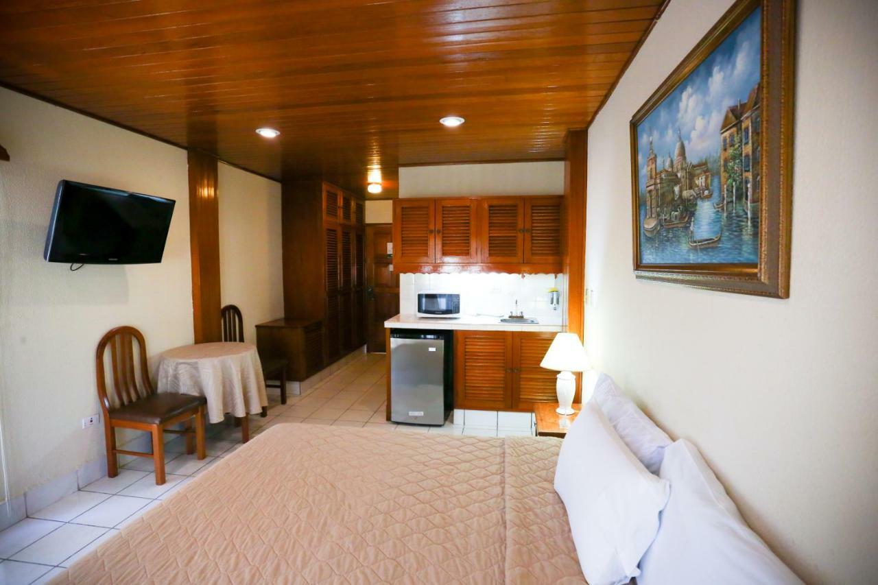 Hotel Mansion Teodolinda Managua Esterno foto