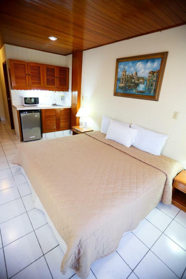 Hotel Mansion Teodolinda Managua Esterno foto